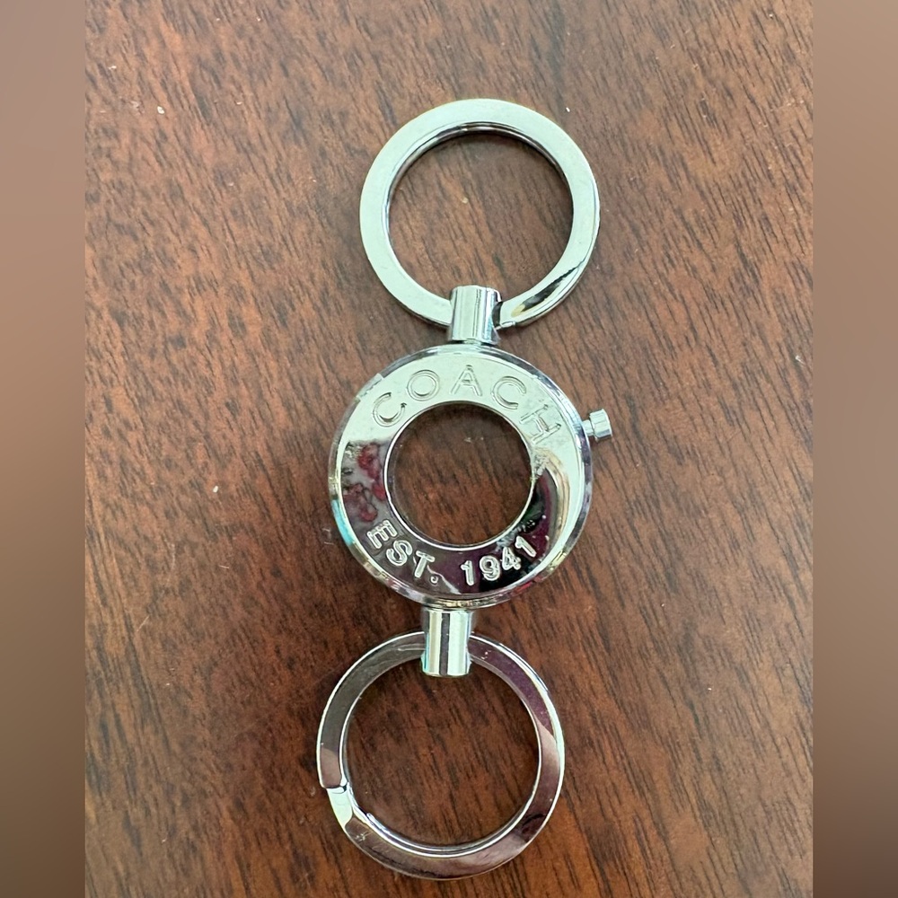 Coach Silver Circular valet 🔑 Keychain
